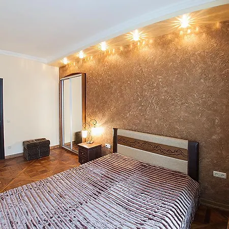 Rynok Square - The Heart Of * Львів