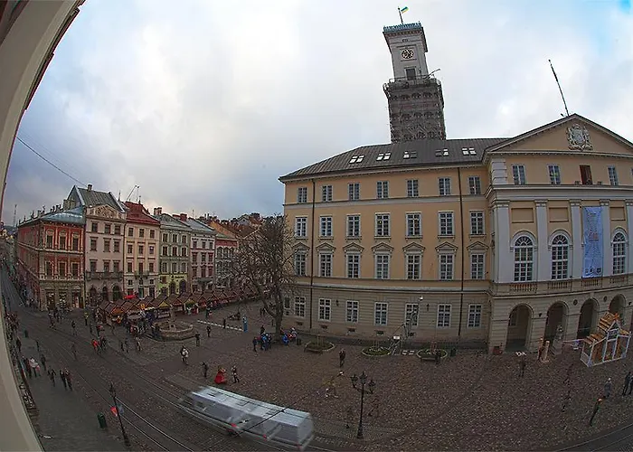 Rynok Square - The Heart Of * Leópolis